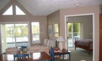 Shawnigan Lake, British Columbia, Vacation Rental Condo
