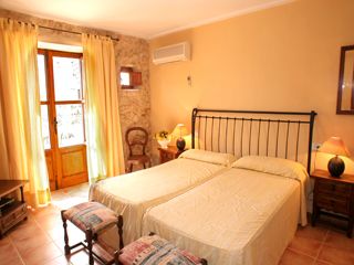 Twin bedroom