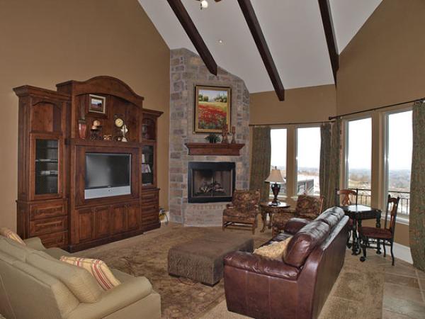 Large Family Great Room (priceless views)