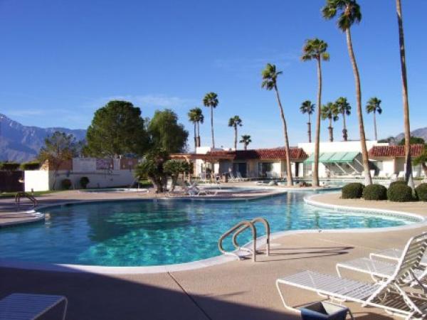 Another view of poolside