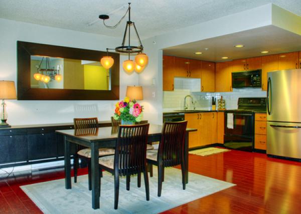 Kitchen & Dining Area