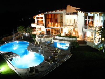 Villa El Cid Costa Del Sol at night