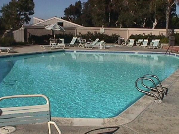2 Pools, 1 Jacuzzi