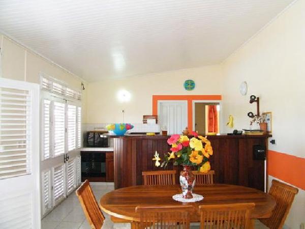Kitchen & Dining Area