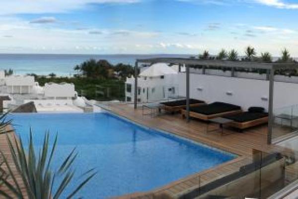 Roof Top Pool with Ocean View