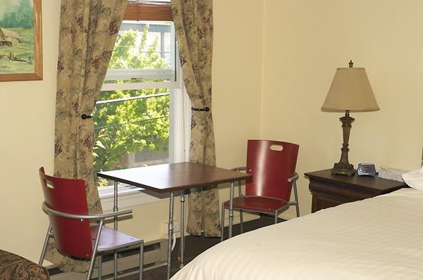 Sitting Area - Apartment 300