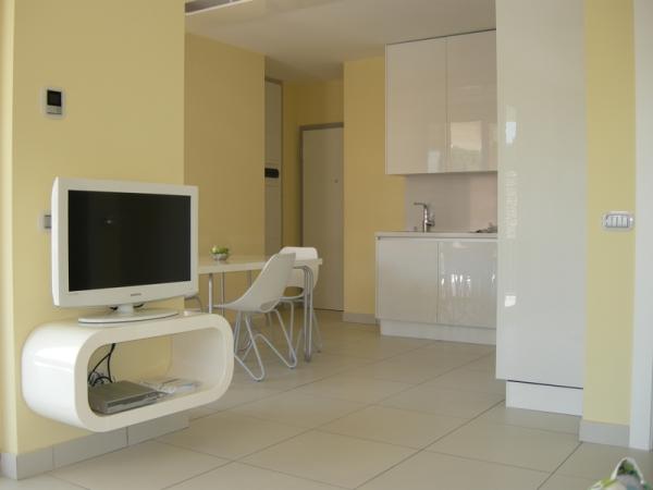 Maccagno, Lombardy, Vacation Rental Apartment