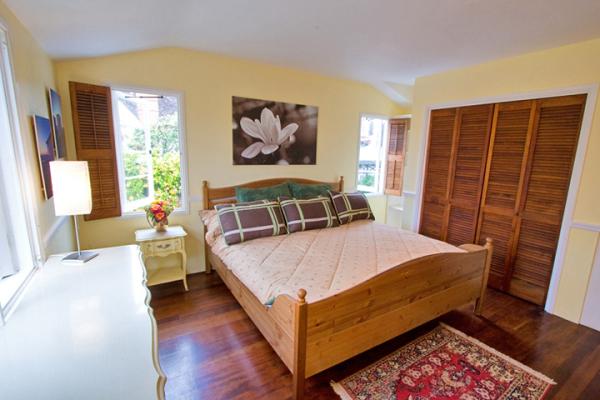 Bedroom with king size bed.