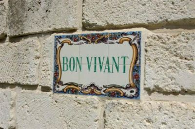 Bon Vivant Villa Babados
