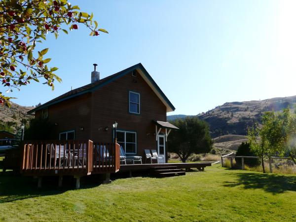 Setting of Yellowstone Vacation Home