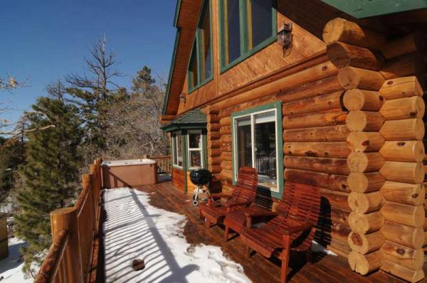 Wrap around patio with Bar-B-Que sipping hot choc