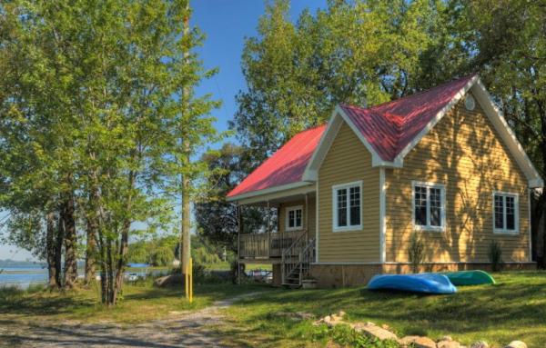 Beauharnois, Quebec, Vacation Rental Chalet