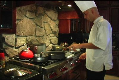 Chef to prepare special gourmet food for guests