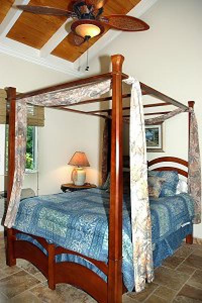 2 BR's Upper Level & 2 on Lower Level