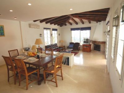 Villa Galvia dining area