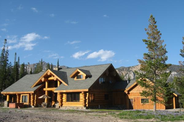 view of back patio/hot tub