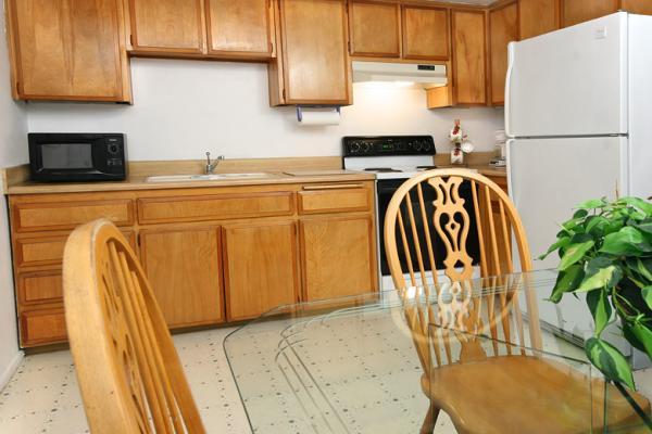 Full Eat-In Kitchen - Versailles Condo