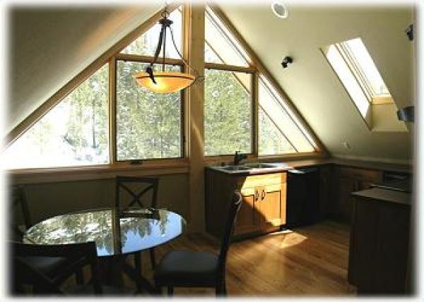 The apartment has its own complete kitchen 