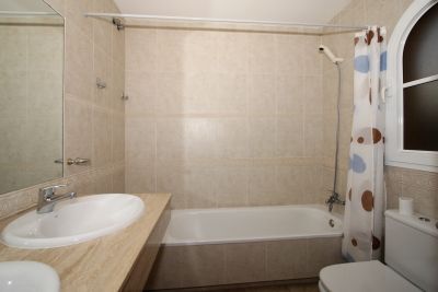 Ensuite Bathroom to Master Bedroom