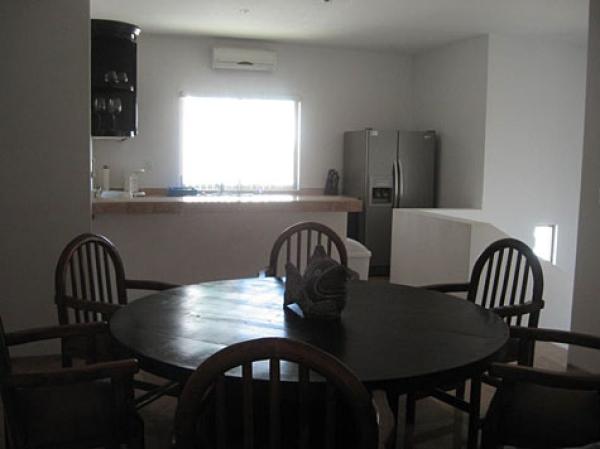 Full size kitchen, w/ water filtering system.