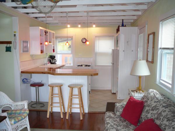 End Cottage... Very Cool!
