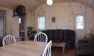 Grand Marais, Michigan, Vacation Rental Cabin