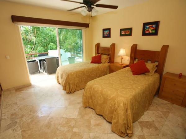 Twin Bedroom