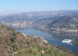 Quinta Do Loureiro, view from south bank