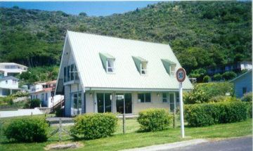 West Coast Bays, South Island, Vacation Rental House