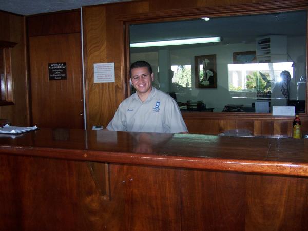 Friendly Staff always available-Bar-Restaurant too