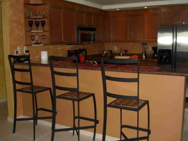 Breakfast Nook & Kitchen
