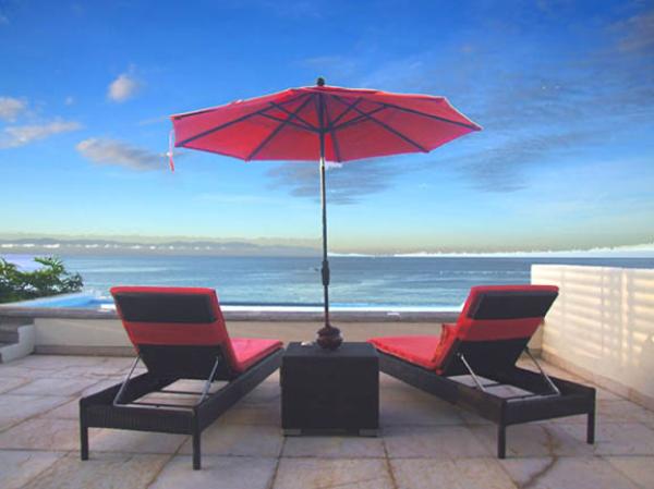 Casa Playa Veneros - view over pool