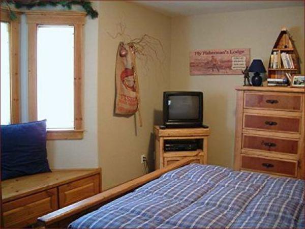 Fishing room master suite