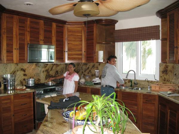 Roger and Alicia cook fabulous meals!