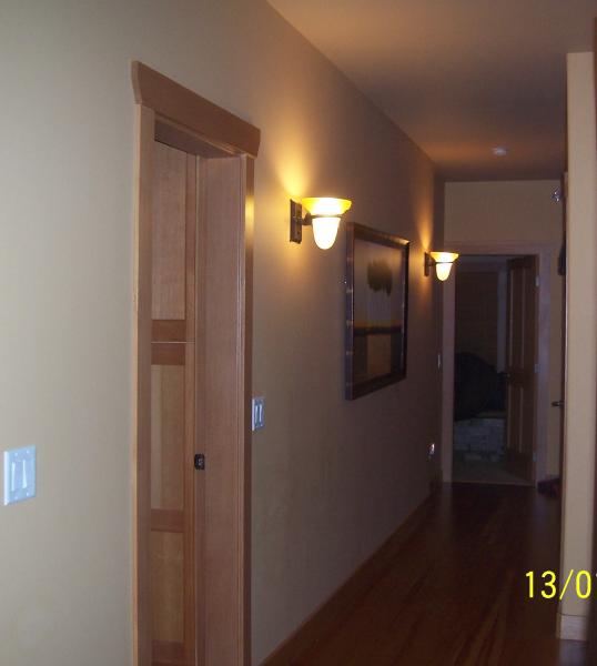 Central hallway well appointed