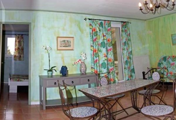 Living / Dining Area