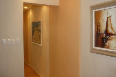 Apt 901 - Designer Walls