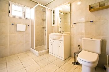 Master Bed Ensuite Walk In Shower