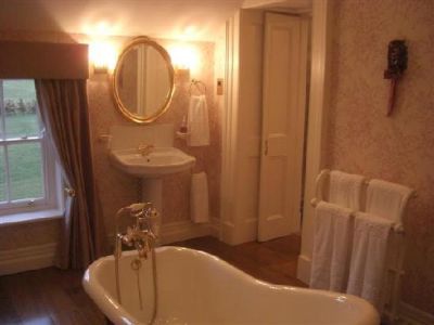 Skahard Country Villa bathroom