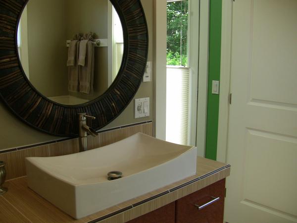 Contemporary fixtures & finishing throughout