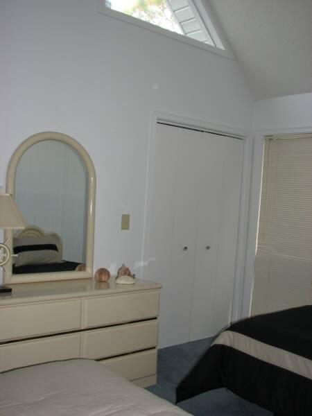 2nd Bedroom (Cathedral Ceiling)
