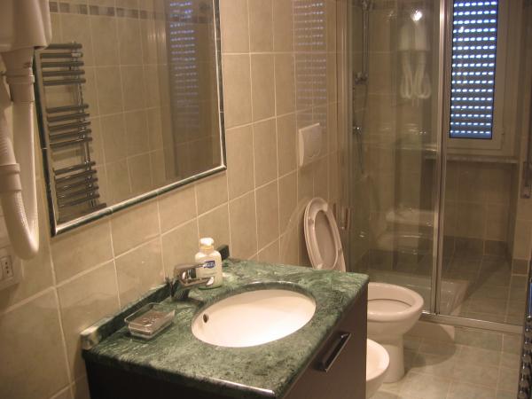 Bathroom apartment 5B