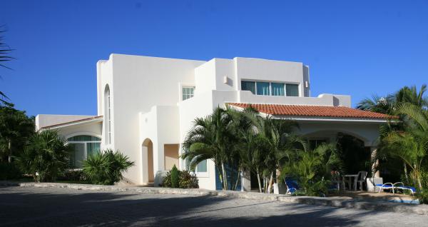 Casa Caracol side view