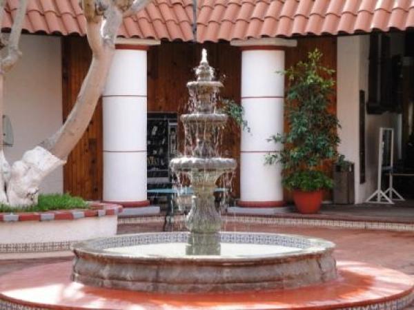 Hotel Restaurant Patio