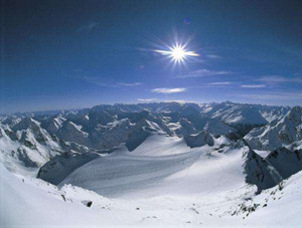 Stubaier Glacier - skiing during the whole year
