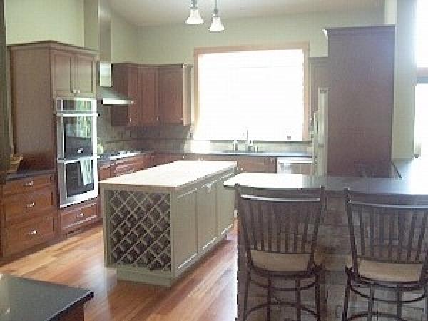 Fully Equipped kitchen, double ovens, bread warmer