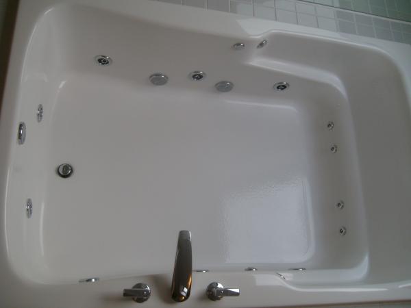 Multi-jet whirlpool
