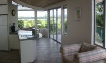Omaha Beach, Aukland, Vacation Rental House