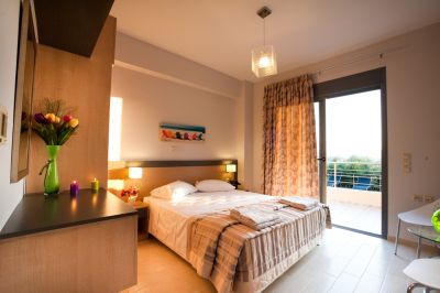 Villa Quinn bedroom with balcony