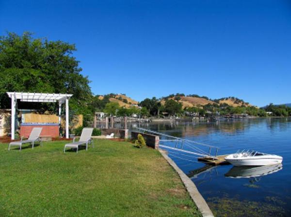 Lakeport, California, Vacation Rental House